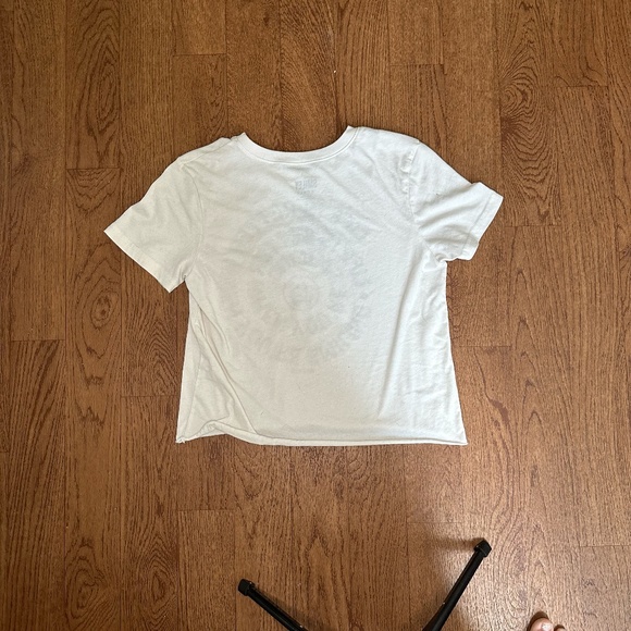 Casual Crop Top - Picture 4 of 4